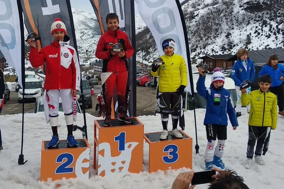 Foto 3 - Contin&uacute;an las buenas clasificaciones del equipo del Club de Esqu&iacute; bejarano  