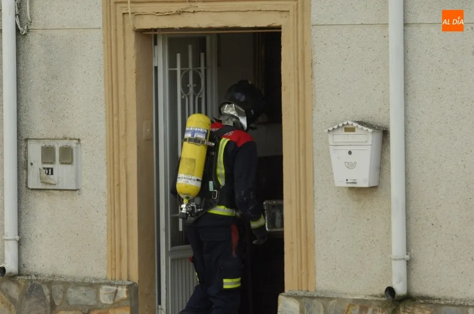Foto 11 - Fallece una mujer de 96 a&ntilde;os en el incendio de una vivienda en Boadilla  