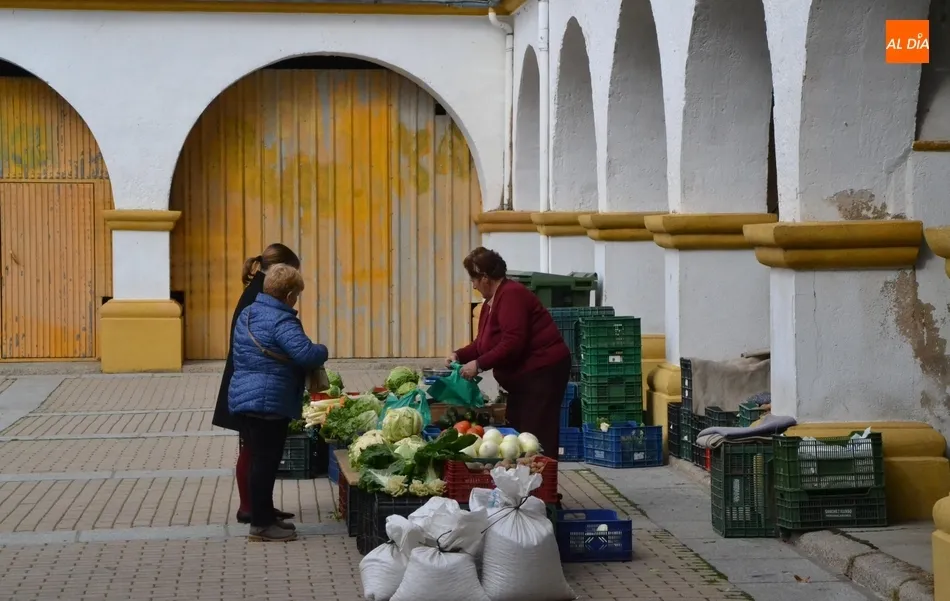 Foto 5 - El mercado de los martes, con toques carnavaleros  