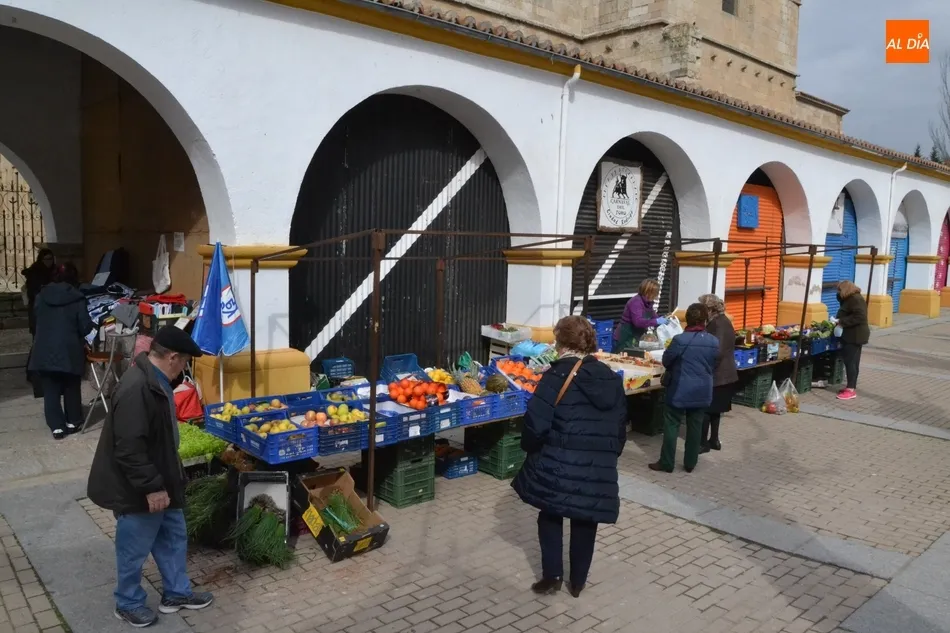 Foto 2 - El mercado de los martes, con toques carnavaleros  