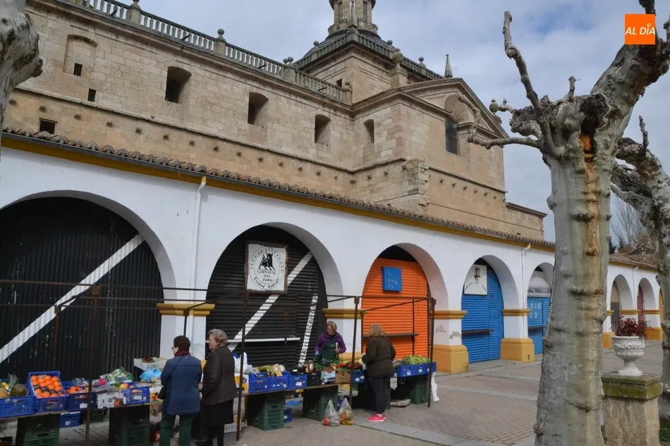 Foto 3 - El mercado de los martes, con toques carnavaleros  
