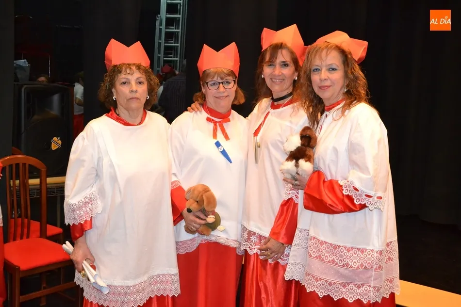 Foto 4 - Enorme devoci&oacute;n por la ca&ntilde;era e irreverente misa de &lsquo;Amanece que no es poco&rsquo;  