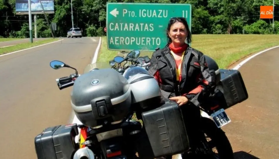 Conchi Cosme hará un repaso a los viajes realizados conduciendo una moto, y que la han llevado por más de 50 países de los cinco continentes