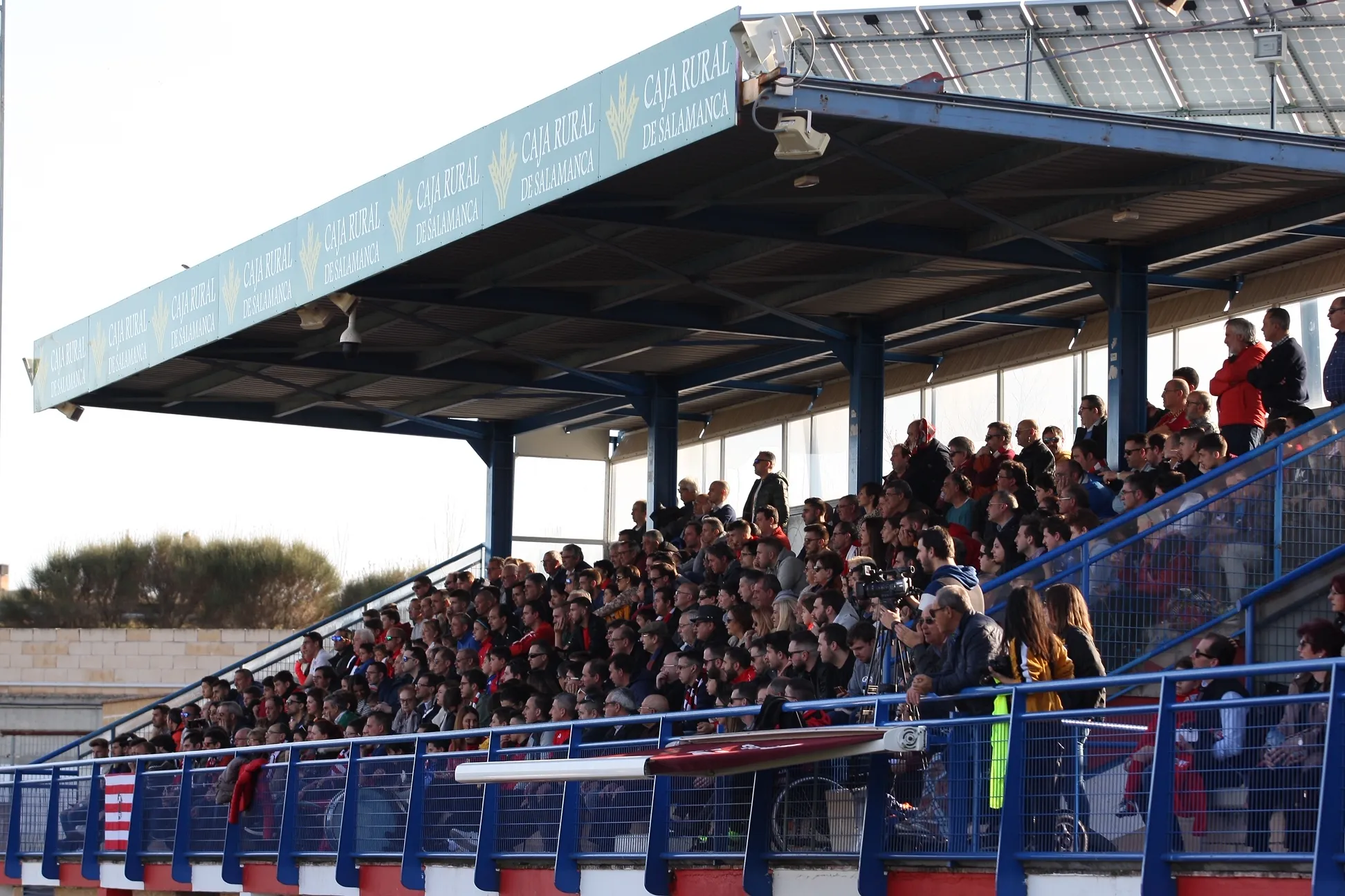 Aficionados en las gradas del Alfonso San Casto