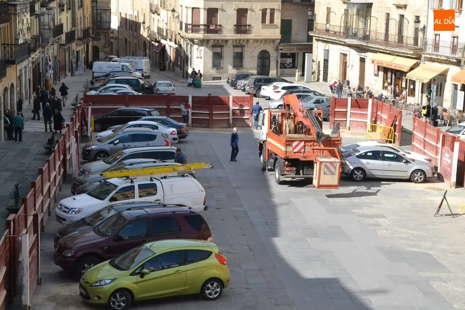 Foto 6 - Levantado el primer tablao de la Plaza Mayor  