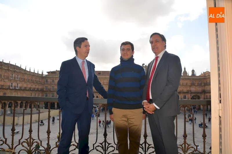 Foto 3 - Merecido homenaje del Ayuntamiento de Salamanca a Lorenzo Santolino