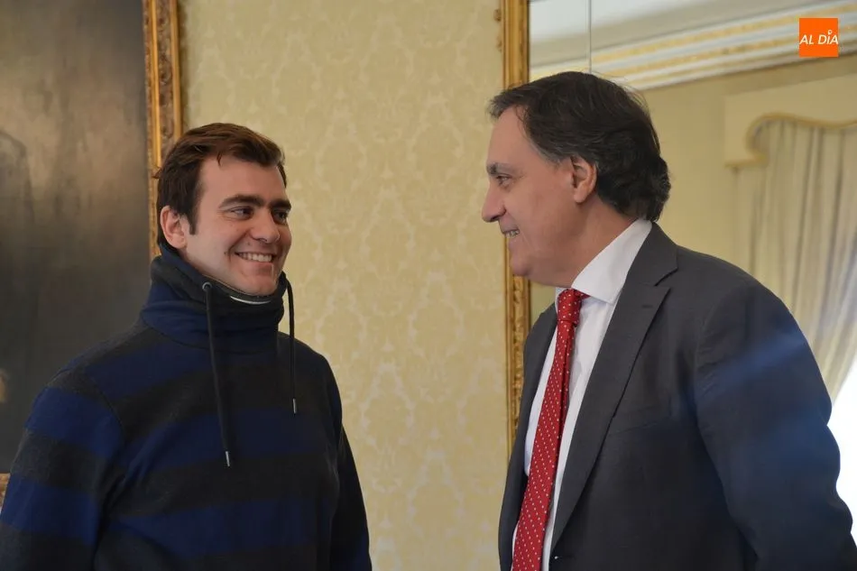 Foto 2 - Merecido homenaje del Ayuntamiento de Salamanca a Lorenzo Santolino