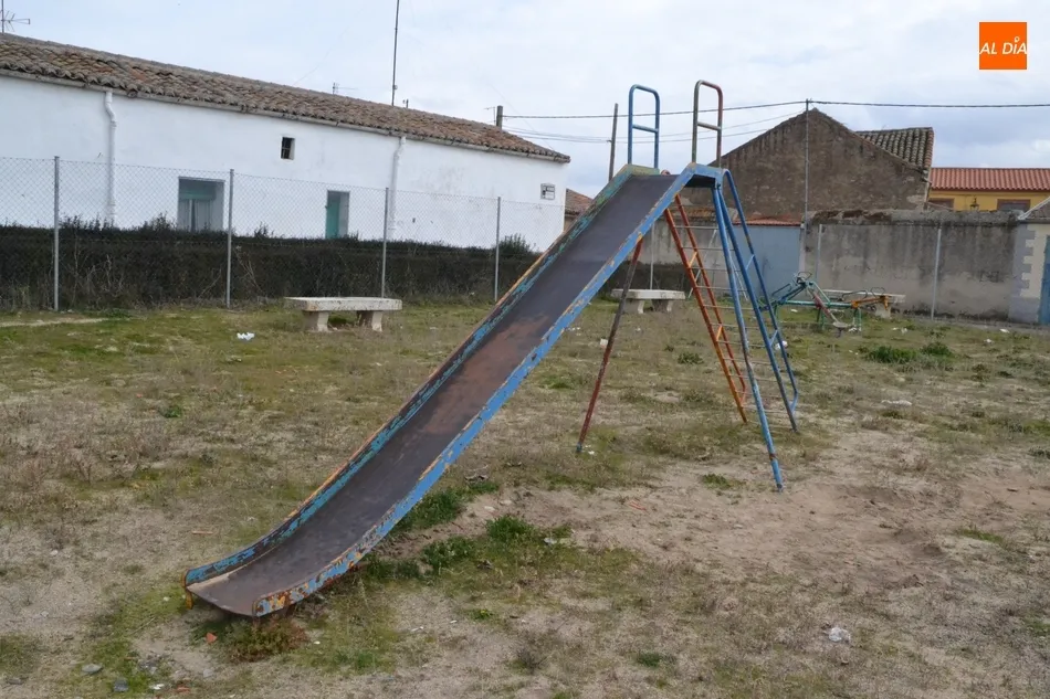 El patito feo de los parques infantiles mirobrigenses  