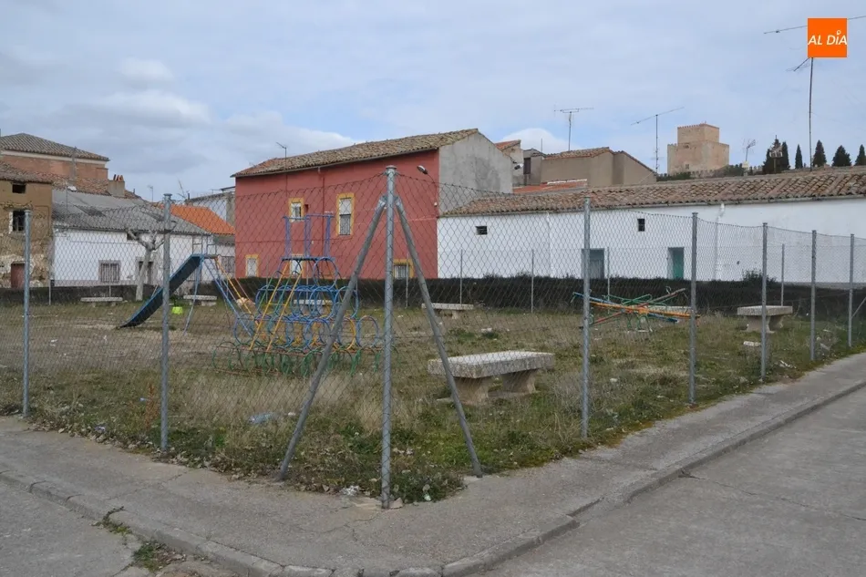Foto 5 - El patito feo de los parques infantiles mirobrigenses  