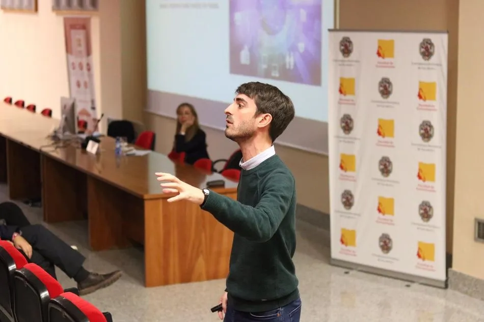 Foto 2 - Pablo Sim&oacute;n: "Internet es un espacio polarizado que genera un 'tecno-desencanto"  