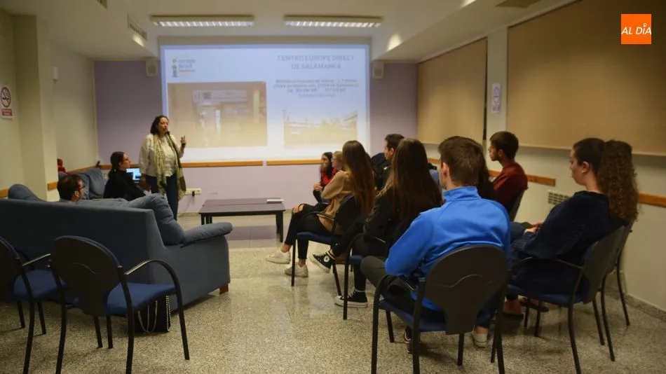Los diálogos sobre Europa han comenzado en Residencia Nuestra Señora de Guadalupe. Foto: Lydia González