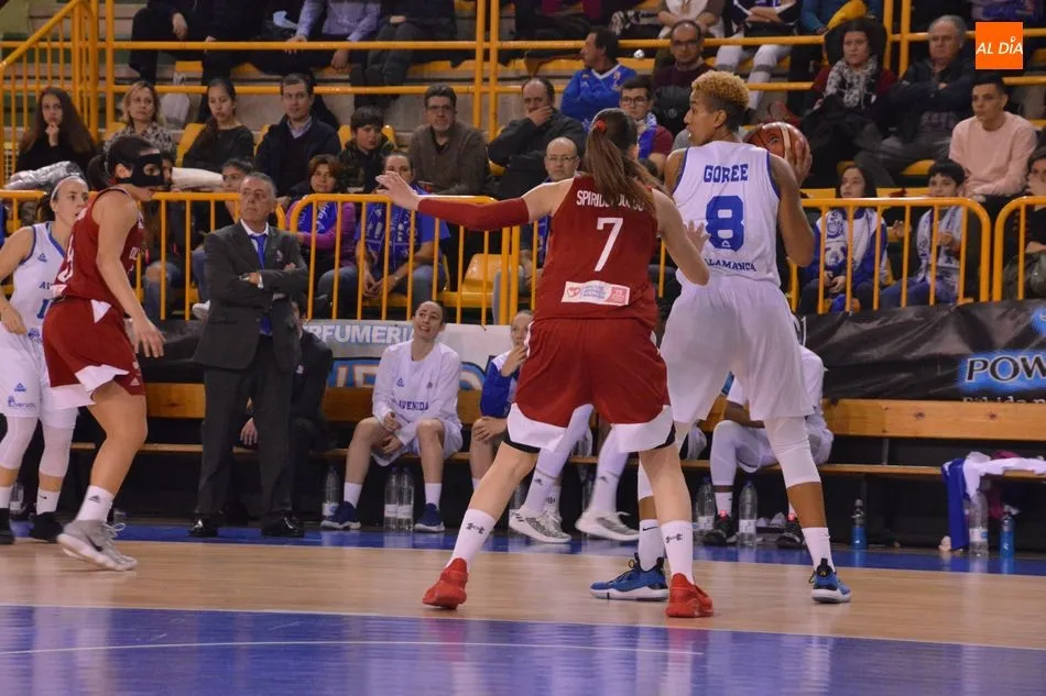 Foto 5 - Perfumer&iacute;as Avenida se despide de la Euroliga con una gran victoria ante su p&uacute;blico (72-48)