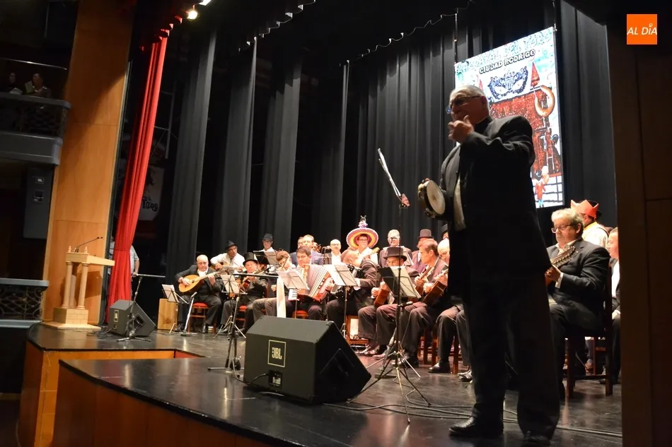 Foto 2 - La Rondalla monta el mercadillo en el Teatro con dos debutantes y tres grandes protagonistas en sus ...