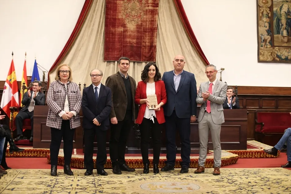 Foto 4 - La Universidad de Salamanca premia a 147 miembros del Personal de Administraci&oacute;n y Servicios