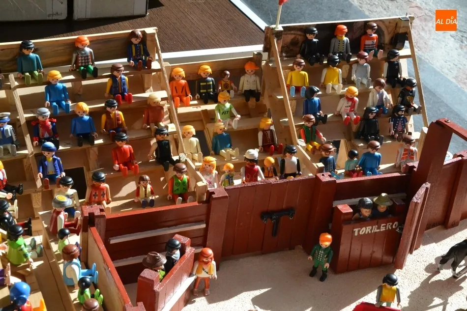 Foto 9 - Francisco Ramos expone su maqueta del coso taurino con m&aacute;s de 250 mu&ntilde;ecos de Playmobil  