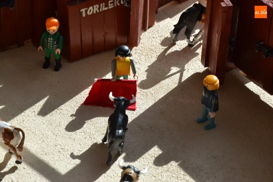 Foto 7 - Francisco Ramos expone su maqueta del coso taurino con m&aacute;s de 250 mu&ntilde;ecos de Playmobil  