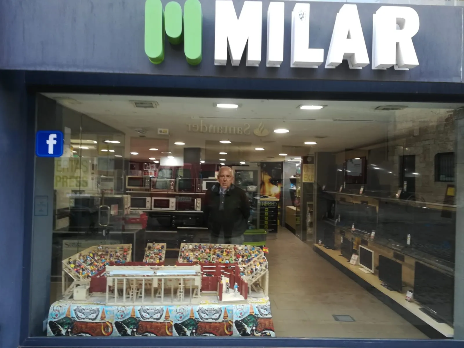 Foto 4 - Francisco Ramos expone su maqueta del coso taurino con m&aacute;s de 250 mu&ntilde;ecos de Playmobil  