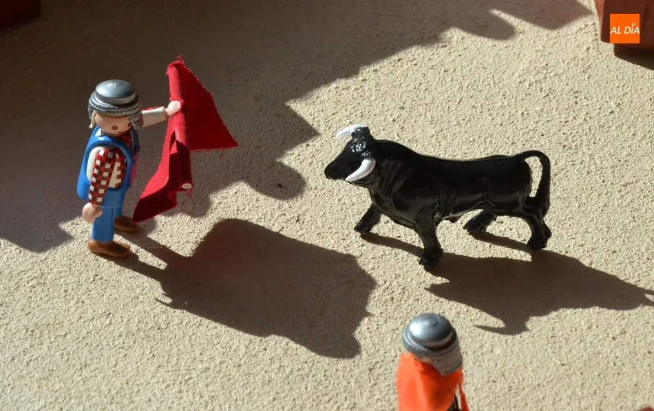 Foto 6 - Francisco Ramos expone su maqueta del coso taurino con m&aacute;s de 250 mu&ntilde;ecos de Playmobil  