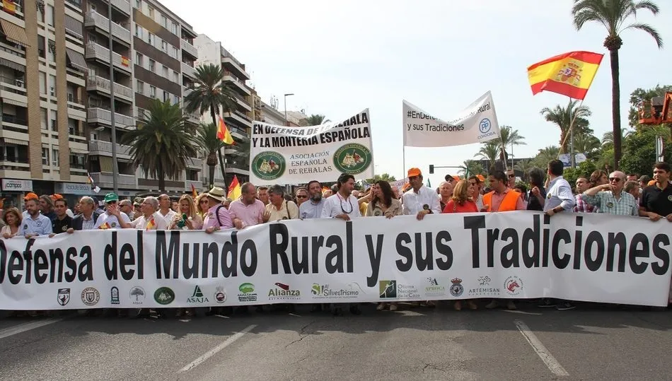 Foto 2 - La RFEC, las FFAA, ONC y APROCA no estar&aacute;n en la manifestaci&oacute;n del 3M  