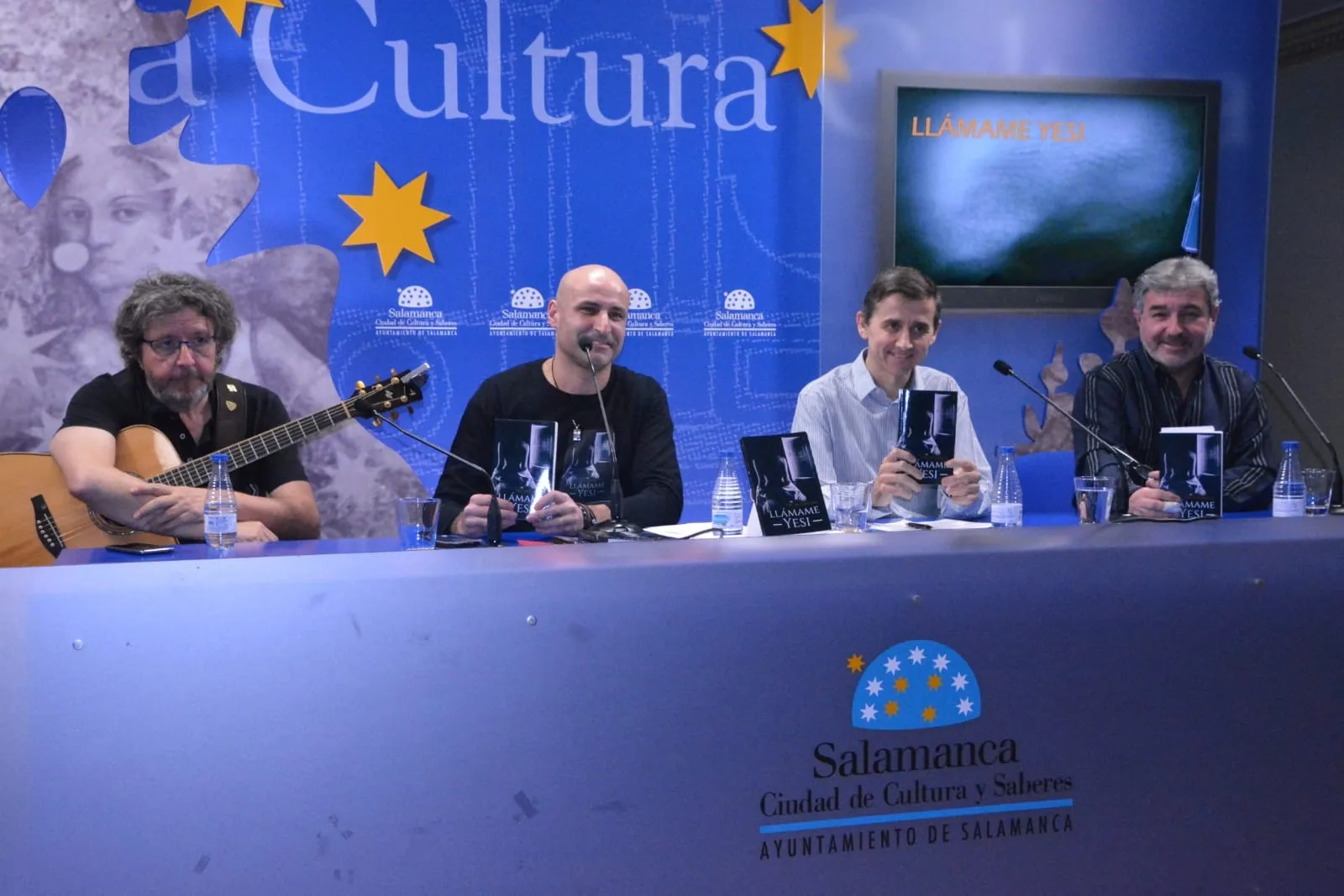 el Teatro Liceo ha acogido la presentación de la novela del escritor y poeta Óscar Gavilán. Foto: Lydia González