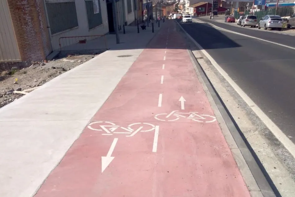 Foto 3 - Un nuevo carril bici une la calle Obispo Zarranz con el barrio de Palomares  