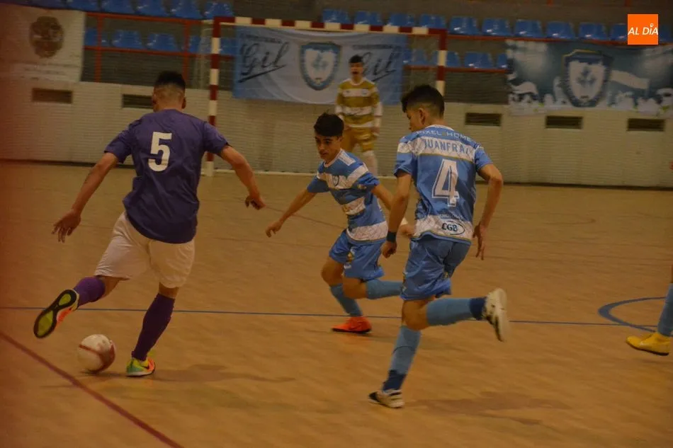 Acción del partido entre el Salamanca FS y La Bañeza / Lydia González