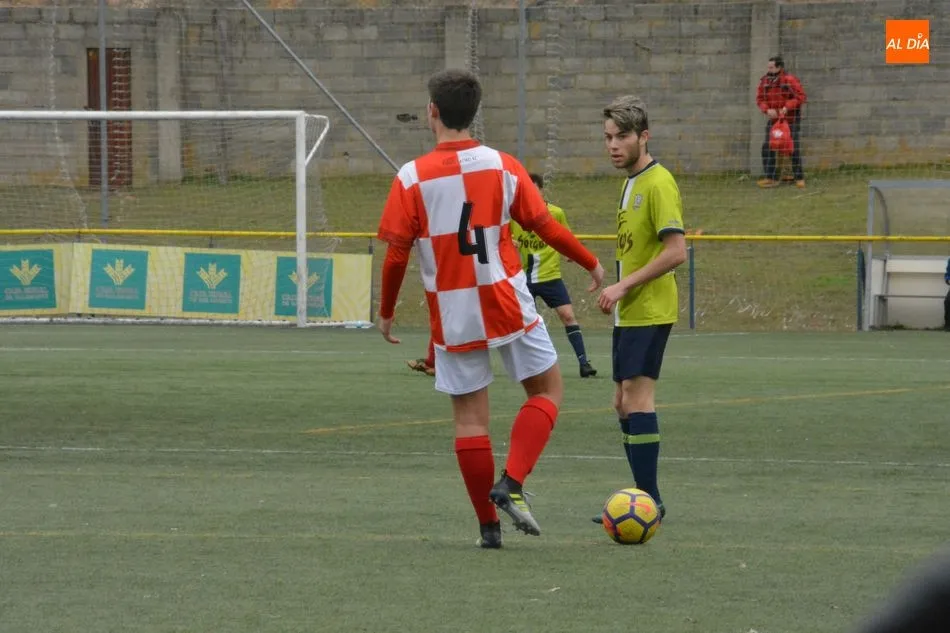 El fútbol base regional se para este fin de semana / Lydia González