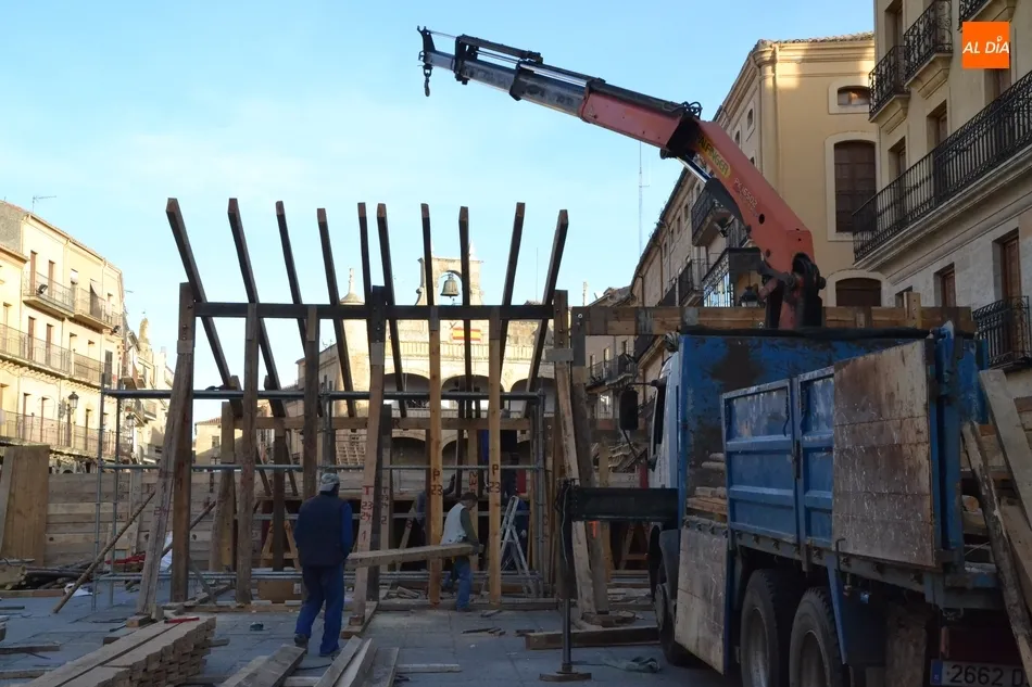 En marcha el gran espectáculo de la construcción de los tablaos  