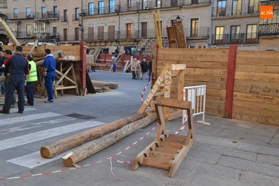 Foto 5 - En marcha el gran espect&aacute;culo de la construcci&oacute;n de los tablaos  