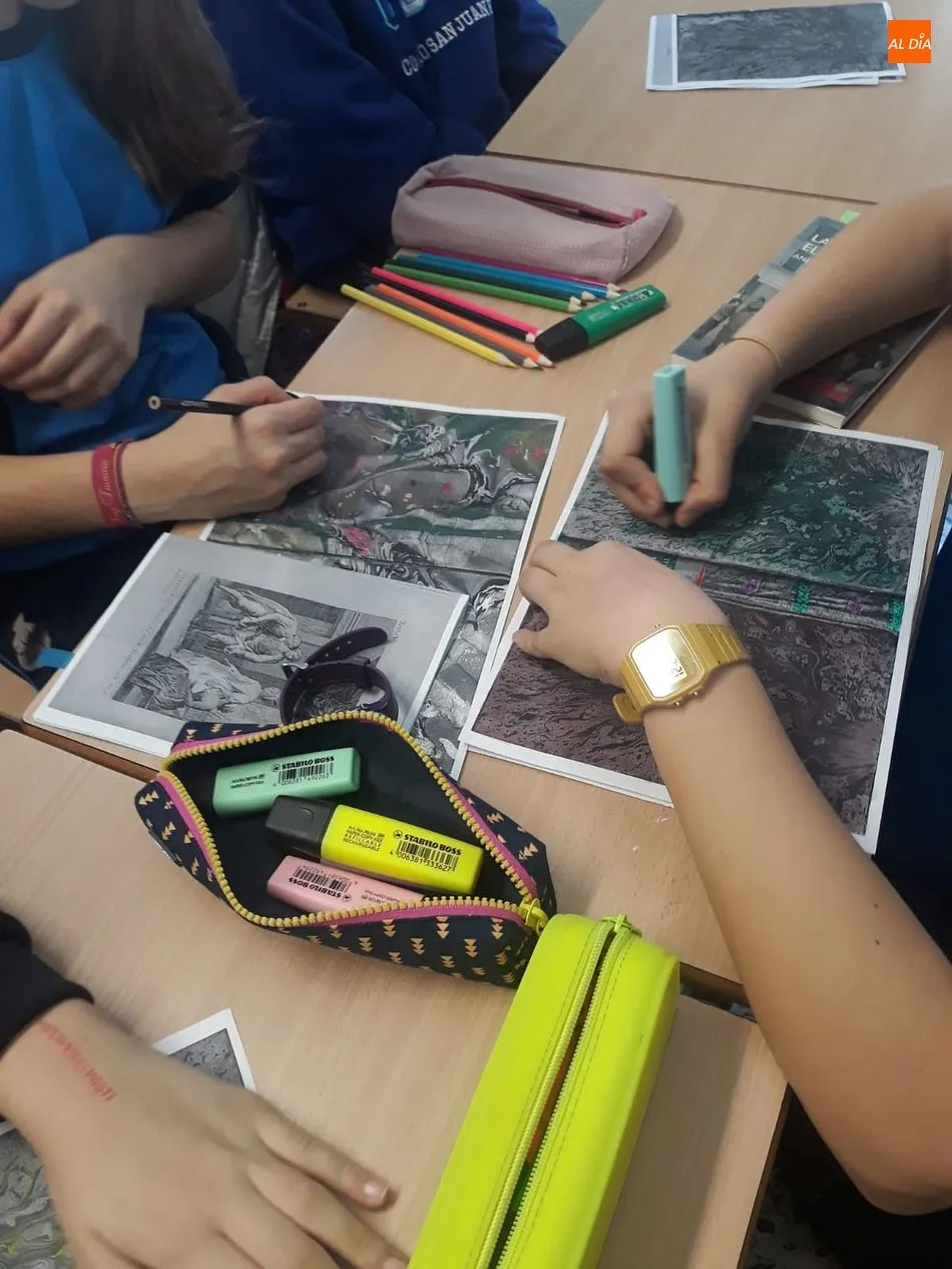 Foto 5 - Los alumnos del Colegio San Juan Bosco visitan la Biblioteca Torrente Ballester