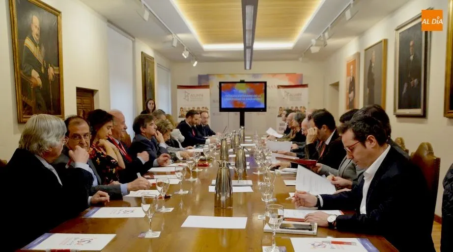 Reunión del Consejo Asesor de ALUMNI-USAL en el Rectorado. Foto de Lydia González