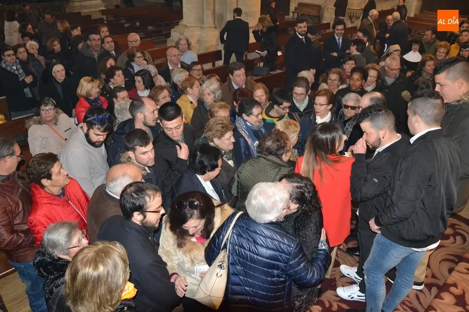 Foto 4 - Familia, amigos y compa&ntilde;eros arropan a Efra&iacute;n Peinado en su Ordenaci&oacute;n Sacerdotal  