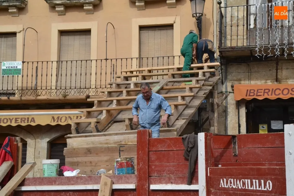 Foto 4 - El coso taurino va tomando forma a un ritmo fren&eacute;tico  