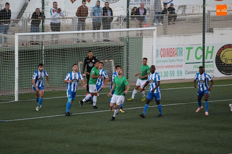 El CD Guijuelo sigue mejorando y se impone al Deportivo Fabril (0-1)