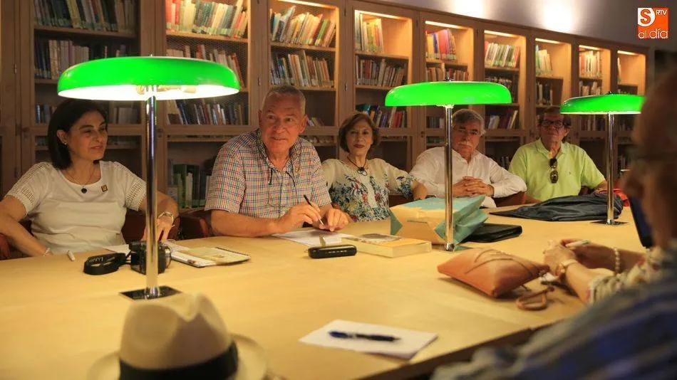 Integrantes de la Asociación Amigos de Unamuno