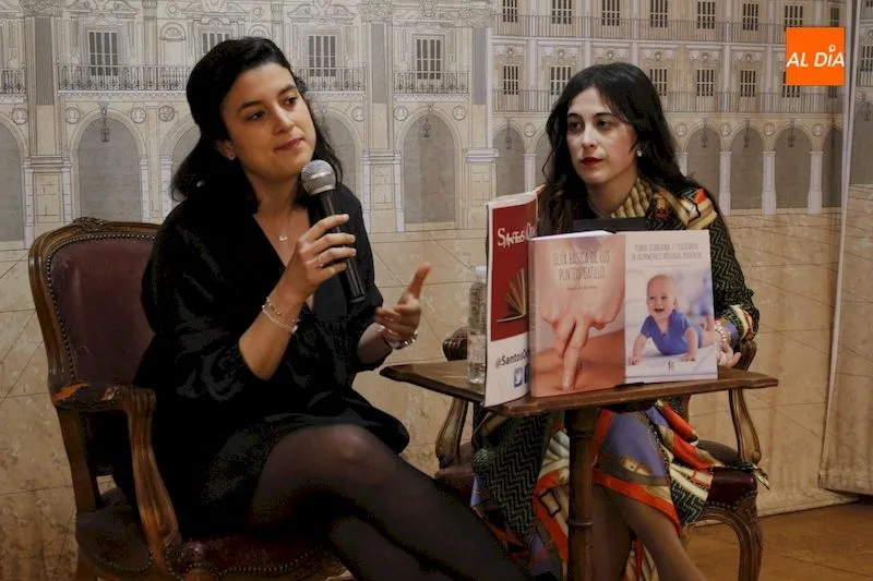 Foto 4 - Interesante charla de las terapeutas salmantinas Cristina y Rebeca del Arco