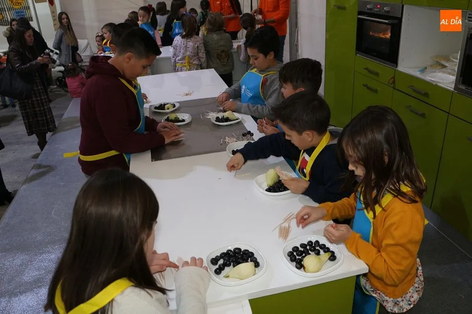 Foto 9 - Los ni&ntilde;os se divierten &lsquo;Cocinando en familia&rsquo;
