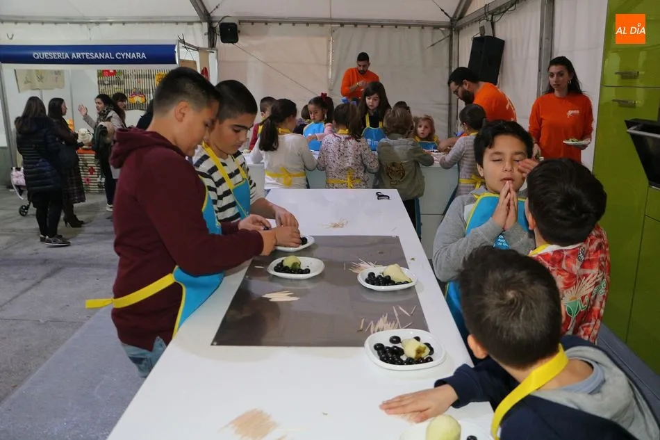 Foto 4 - Los ni&ntilde;os se divierten &lsquo;Cocinando en familia&rsquo;