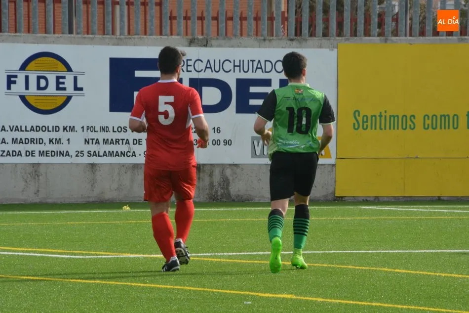 Foto 6 - Navega y Hergar B siguen con su lucha en la cabeza de la Provincial de Aficionados