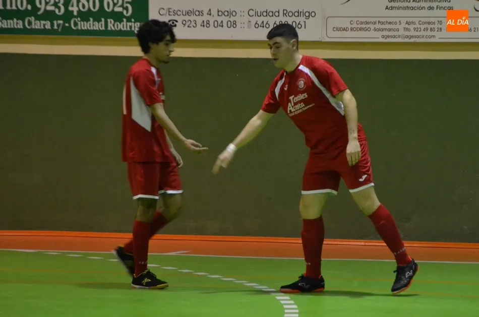 Foto 8 - El III Senior se va de Carnaval con una borrachera de goles  