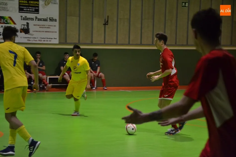 Foto 3 - El III Senior se va de Carnaval con una borrachera de goles  
