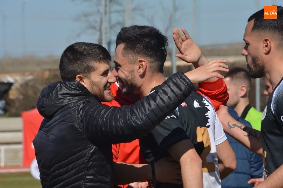 Foto 11 - Unionistas reacciona en la segunda parte para vencer al Navalcarnero (1-0)