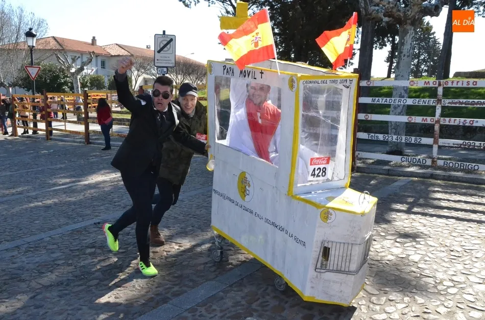 El Cross del Carnaval bate su récord histórico de participación en una radiante mañana  