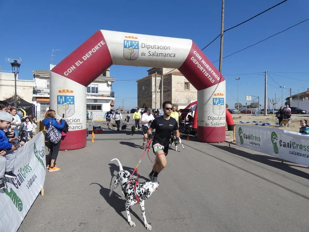 Salida de meta de los participantes