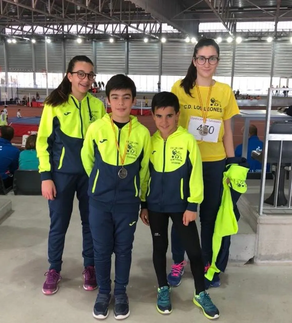 Foto 2 - Notable participaci&oacute;n del CD Los Leones de Vitigudino en los Juegos Escolares  