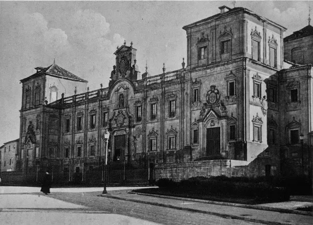 Foto 2 - El incendio que arras&oacute; el Colegio Calatrava en 1960