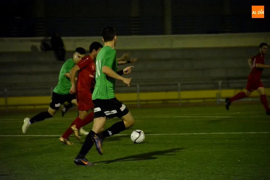 Foto 10 - El Salamanca UDS &lsquo;B&rsquo; sigue a la caza del Villaralbo en la Regional de Aficionados