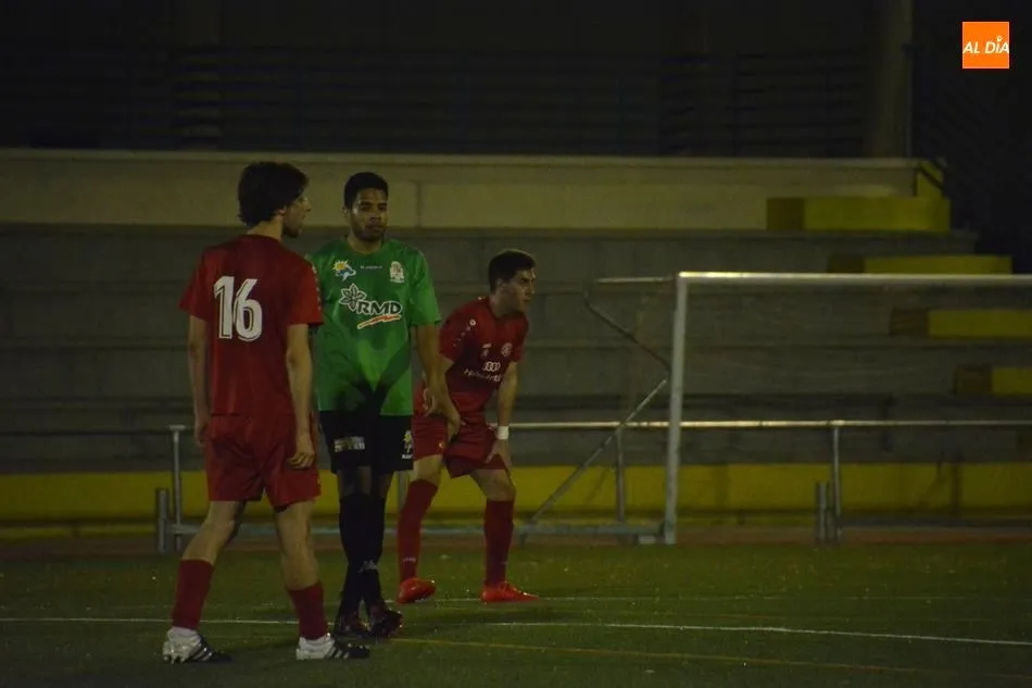 Foto 8 - El Salamanca UDS &lsquo;B&rsquo; sigue a la caza del Villaralbo en la Regional de Aficionados