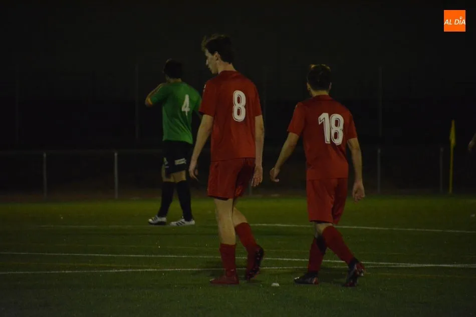 Foto 5 - El Salamanca UDS &lsquo;B&rsquo; sigue a la caza del Villaralbo en la Regional de Aficionados
