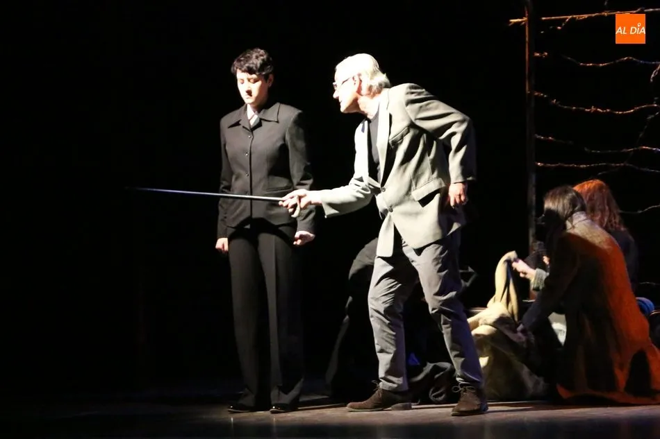Foto 11 - La Lengua Teatro se coloca con &lsquo;La indagaci&oacute;n&rsquo; como aspirante a lograr uno de los premios...